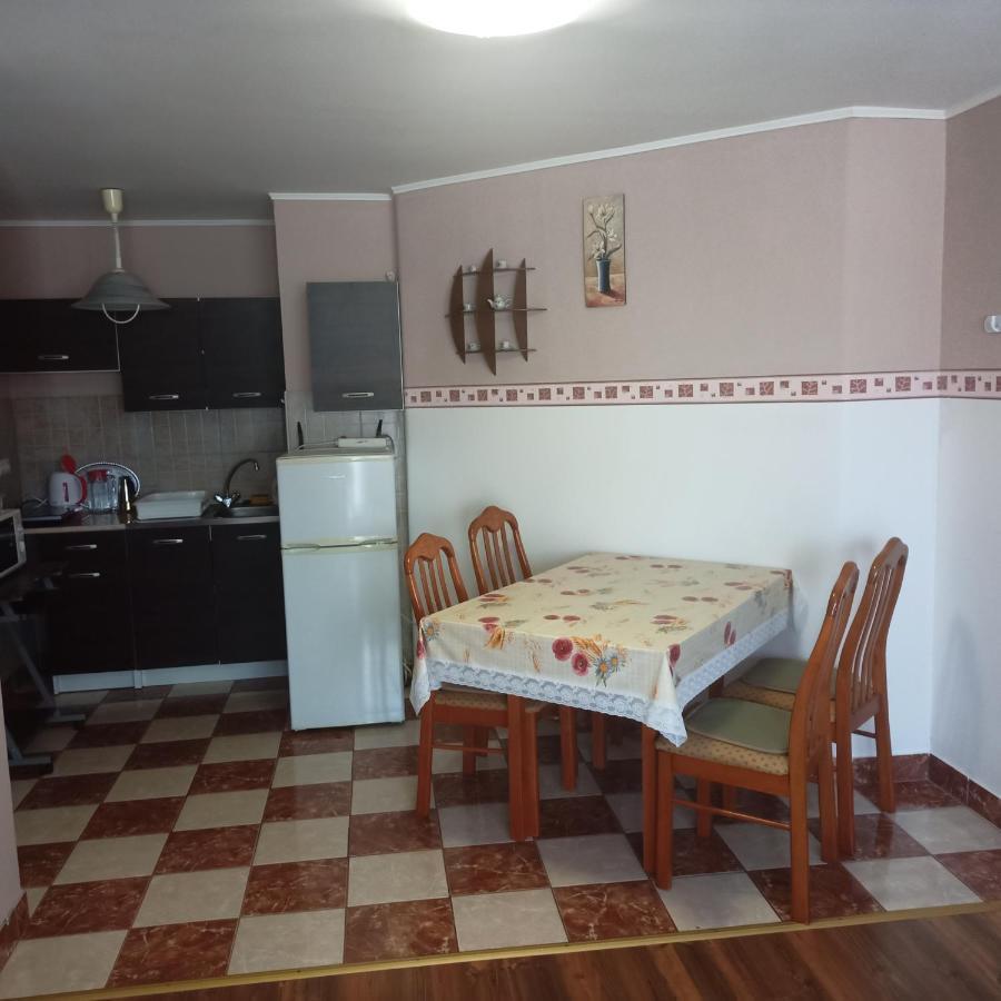 Livia Apartman Бік Екстер'єр фото