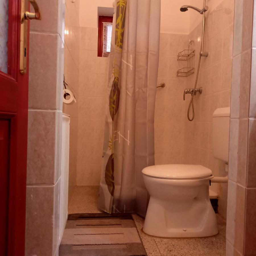 Livia Apartman Бік Екстер'єр фото